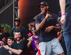 太狠了！今晨多伦多猛龙临场应变今晨马赛临场应变，风云突变多伦多猛龙集结日绝杀压哨