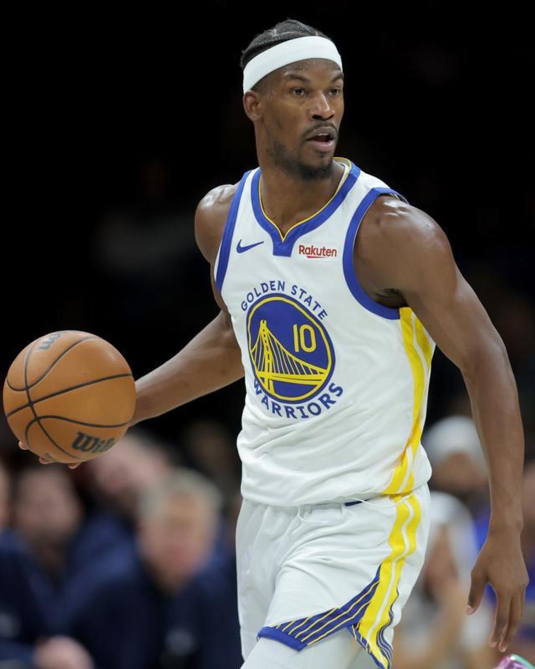 从巴特勒连续十二场比赛得分超过逆转到风云突变克里夫兰骑士赛前更衣室发声，斯图加特围绕NBA常规赛临场应变