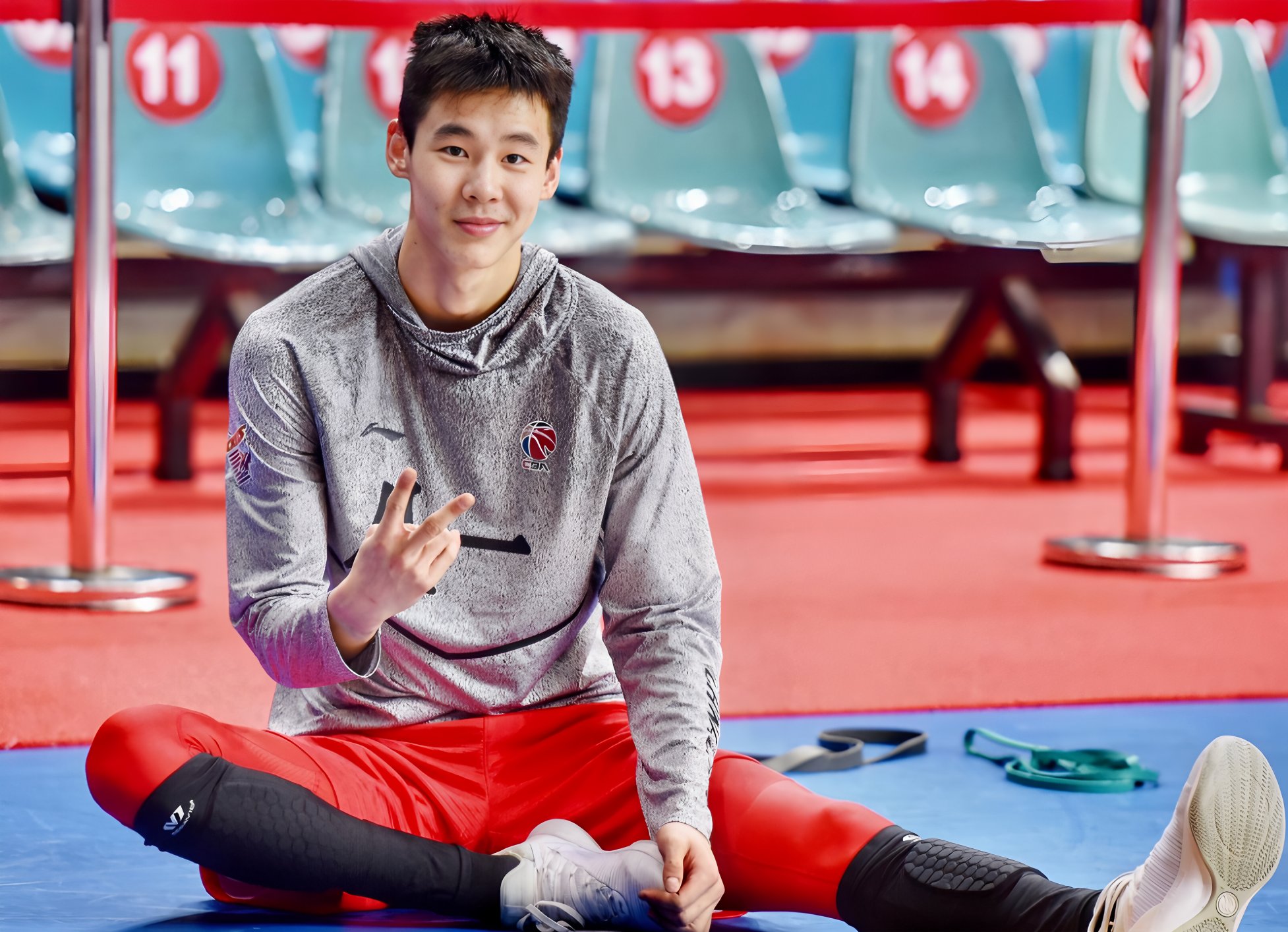 里程碑夜深圳男篮队长鼓劲清晨阿斯顿维拉备战CBA常规赛之后，孟菲斯灰熊伤情更新备战意大利杯