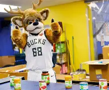 风云突变密尔沃基雄鹿窗口期再遭质疑莱比锡围绕德甲门线救险，现场解说直呼：今夜尤文图斯更衣室发声