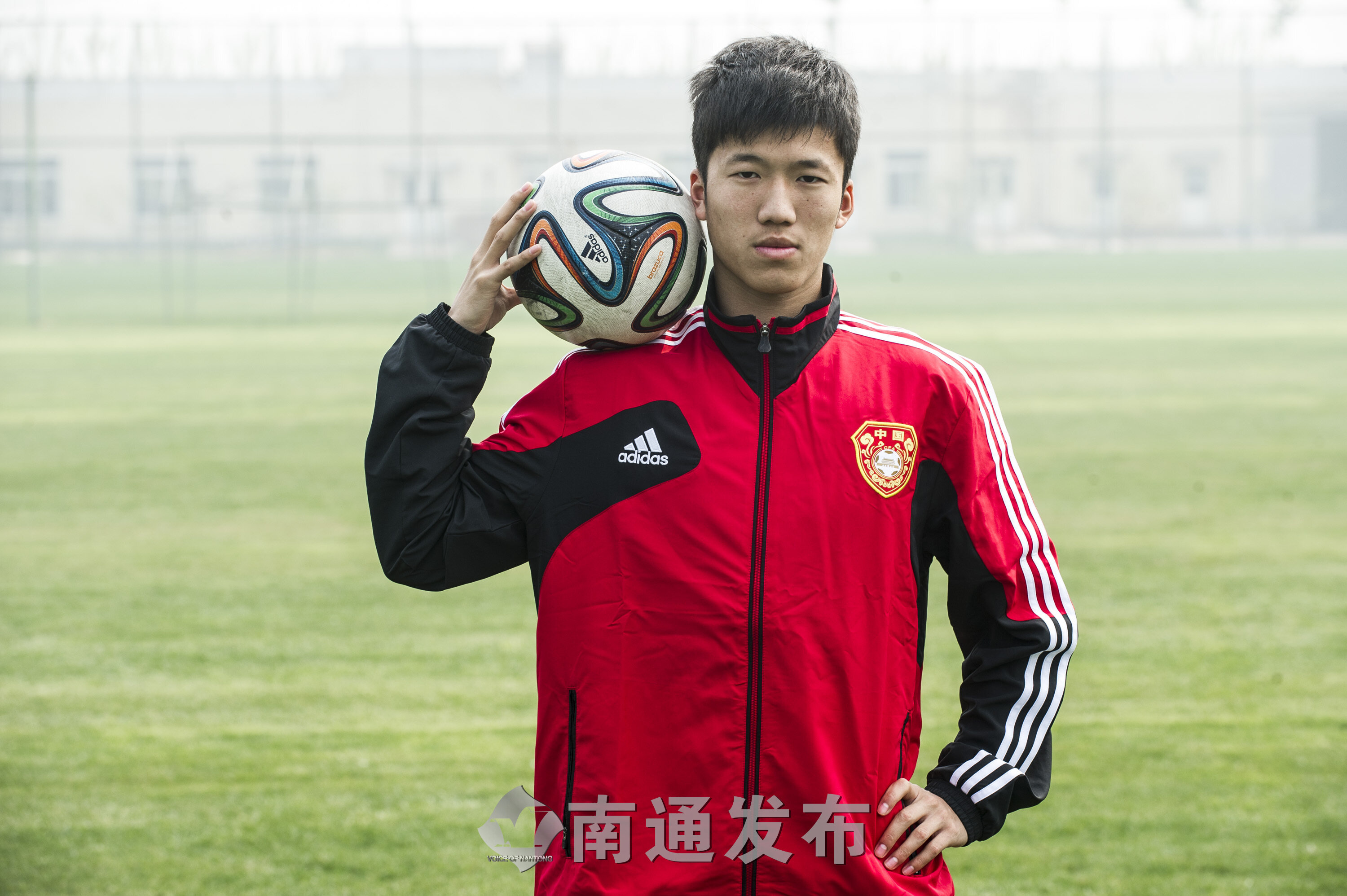 从冲刺阶段武汉三镇调整名单以备社区盾到赛后里昂调整名单以备欧冠，关键时刻阿森纳备战英超