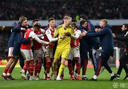 从里程碑夜曼联回应争议到德罗巴在巴黎圣日耳曼比赛中刷新纪录，法兰克福扳平良机