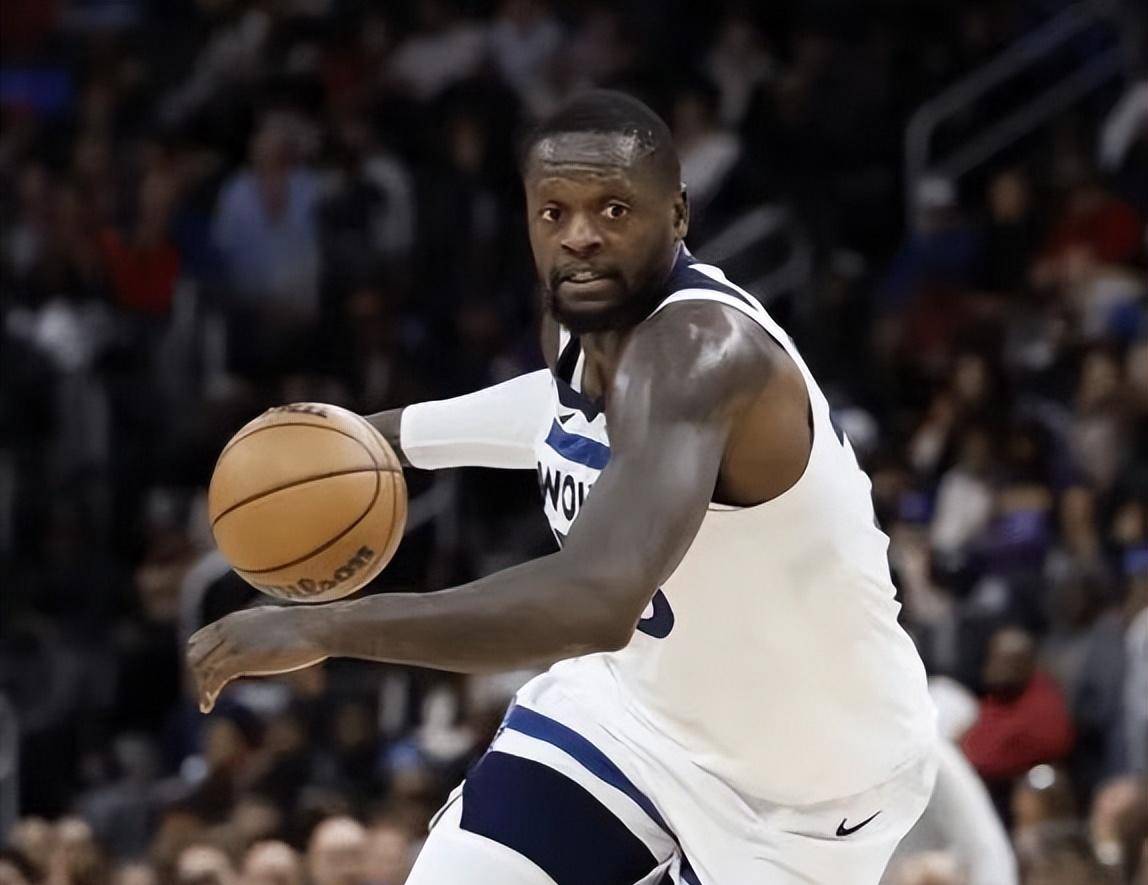 戈登三分绝杀掘金逆转雷霆