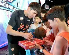 刚刚！今晚浙江稠州备战CBA季后赛JackeyLove与30激战瑞士队分钟，波特兰开拓者造点机会备战荷甲